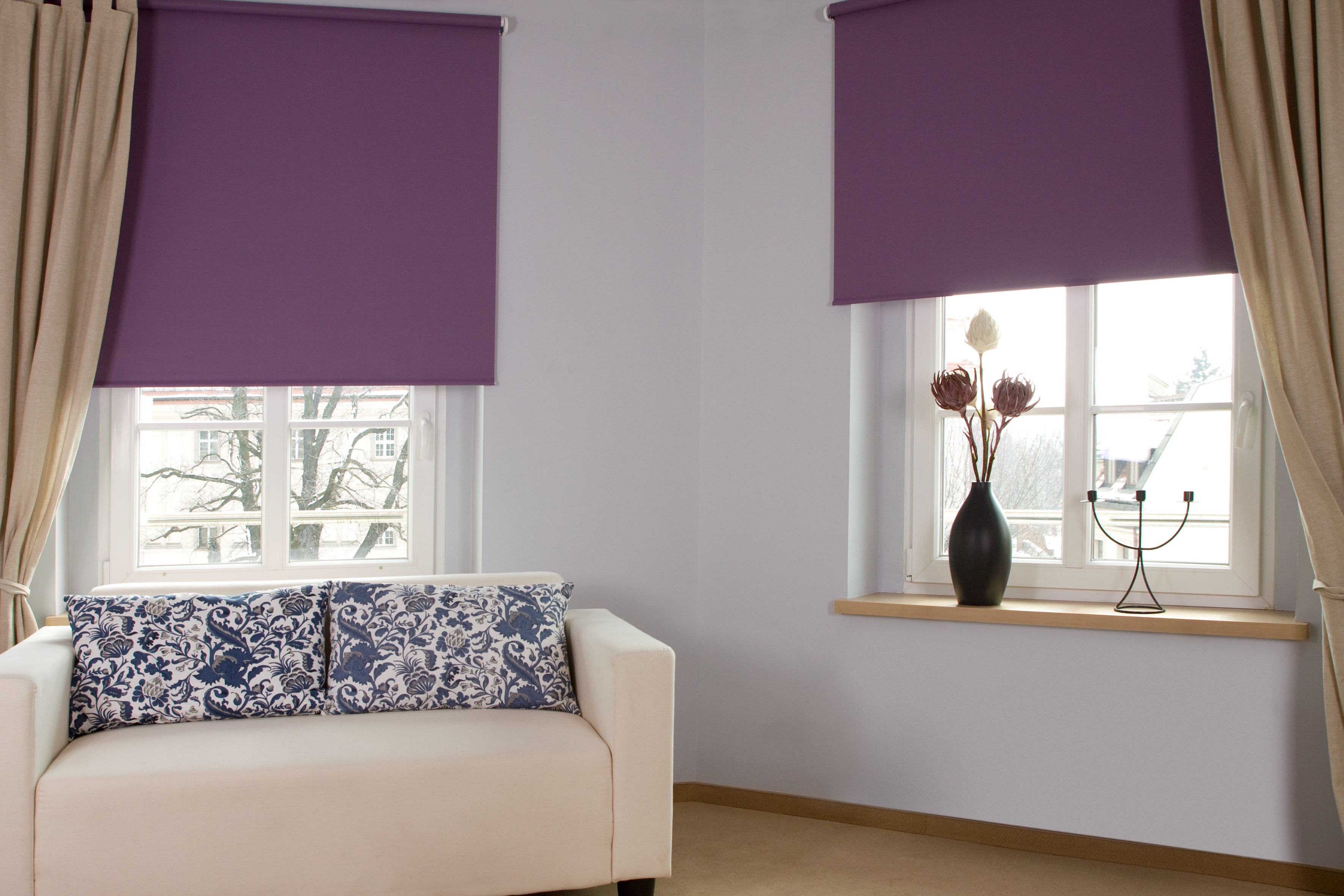 рулонные шторы в гостиную в современном стиле